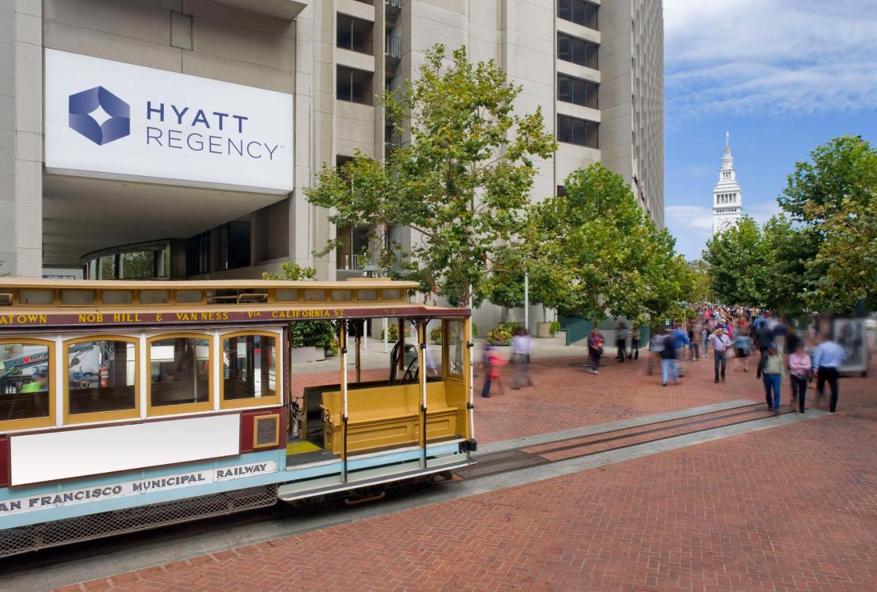 Hyatt Hotel San Francisco. Cable car on the left.